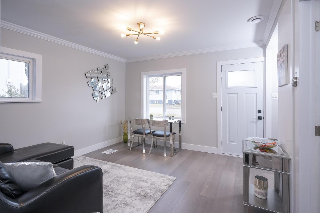 348 Frankwood Avenue, Thunder Bay, ON - Indoor