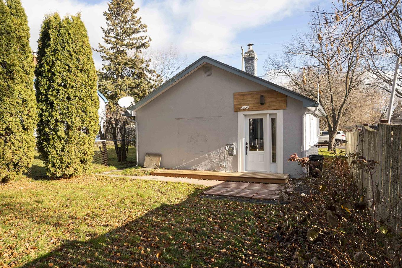 348 Frankwood Avenue, Thunder Bay, ON - Outdoor
