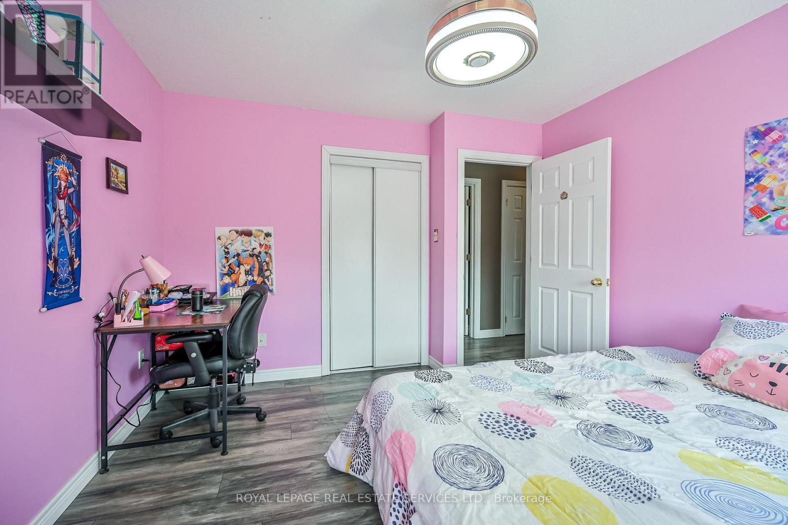 118 Blackburn Drive, Brantford, ON - Indoor Photo Showing Bedroom