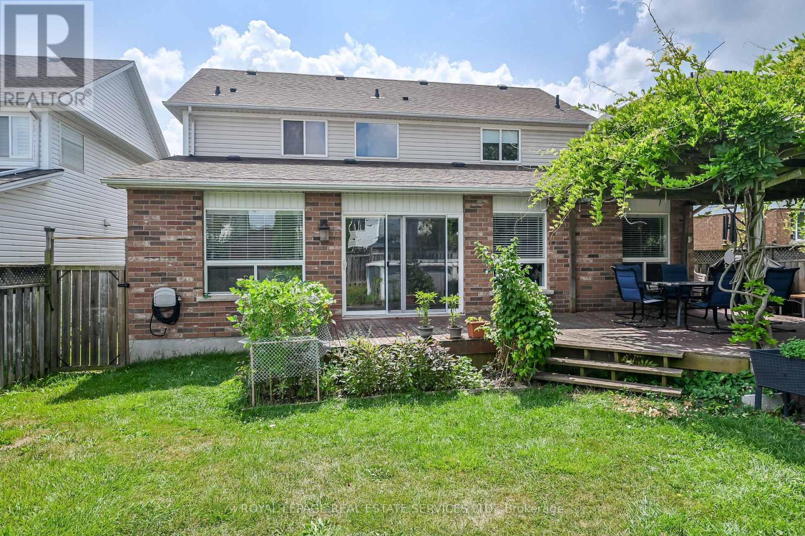 118 Blackburn Drive, Brantford, ON - Outdoor