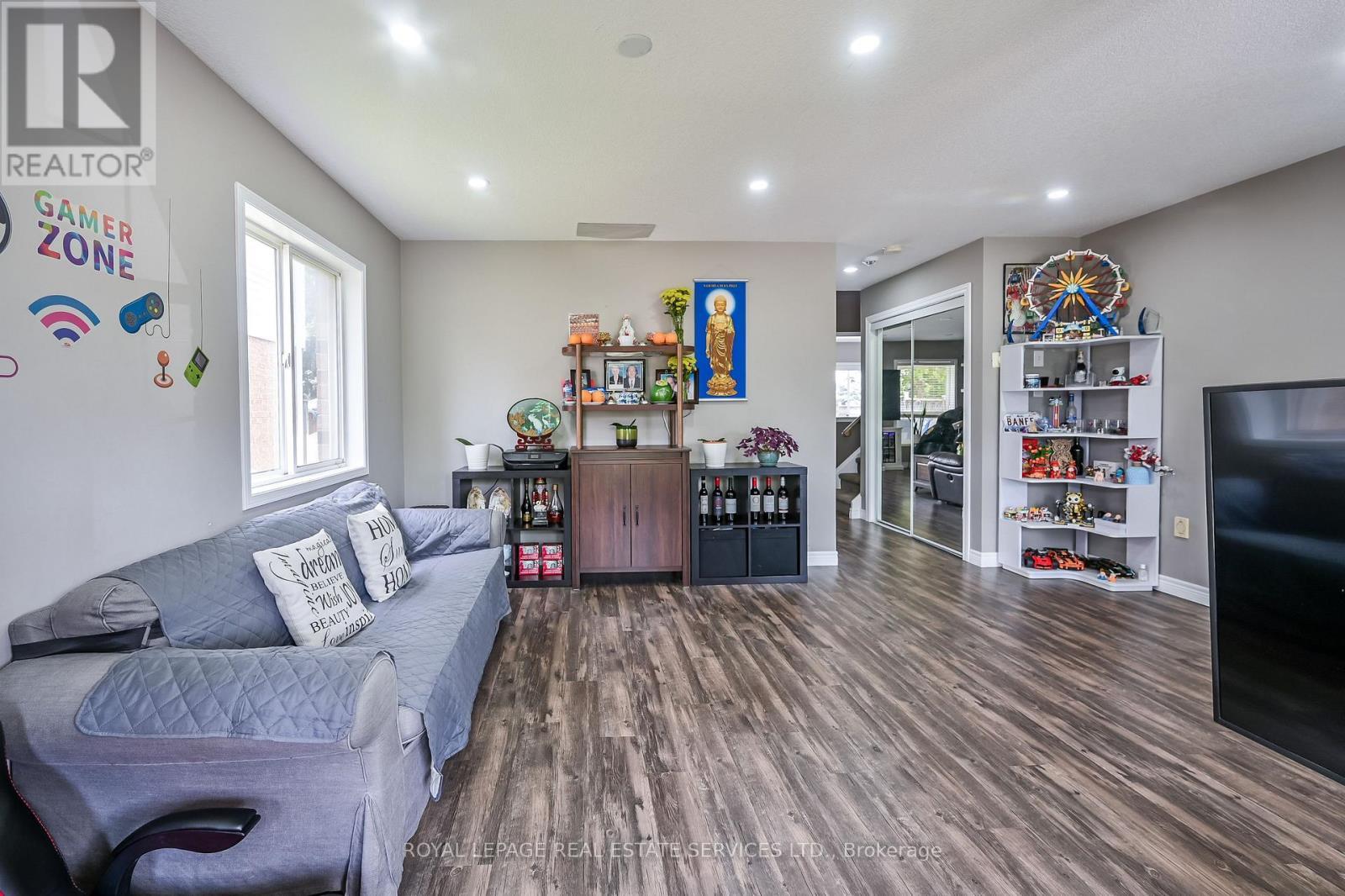 118 Blackburn Drive, Brantford, ON - Indoor