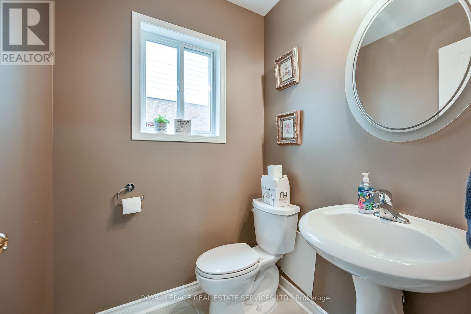 118 Blackburn Drive, Brantford, ON - Indoor Photo Showing Bathroom