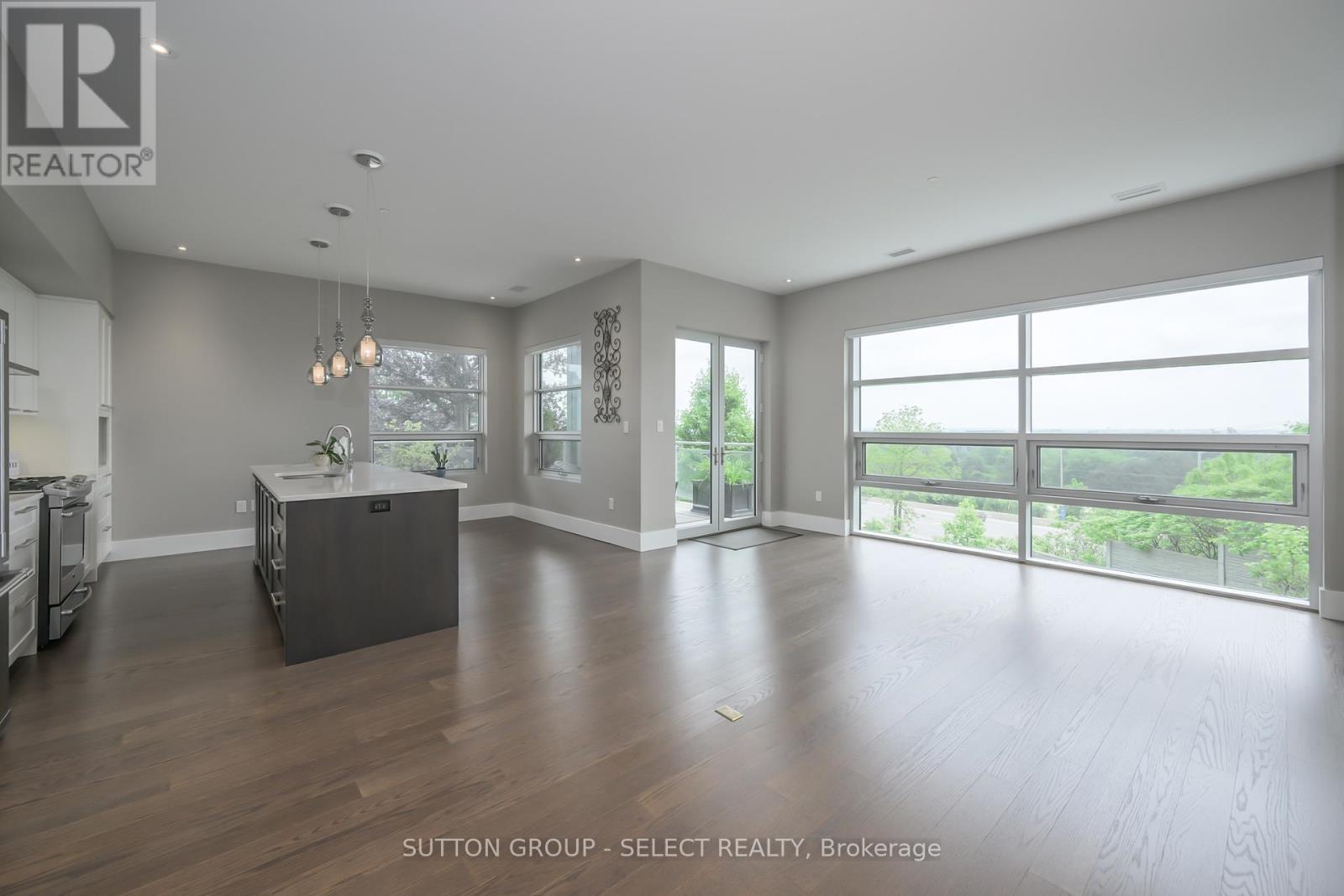 209 - 1705 Fiddlehead Place, London North (North R), ON - Indoor