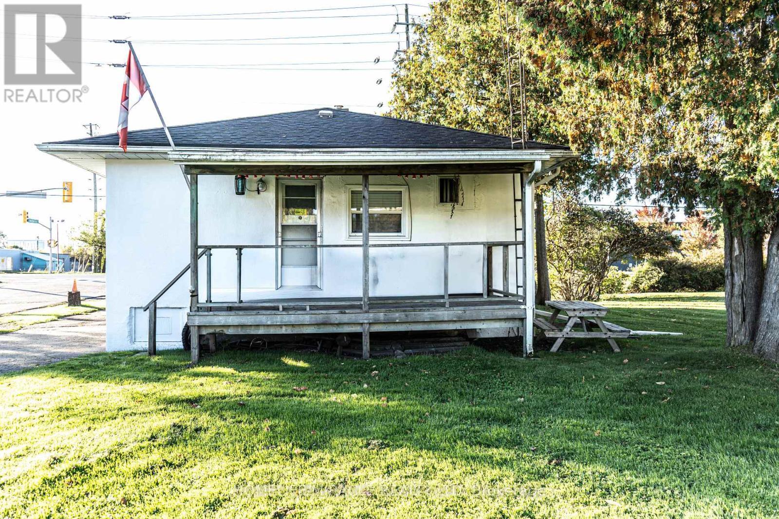 1898 Kingston Road, Pickering, ON - Outdoor With Deck Patio Veranda
