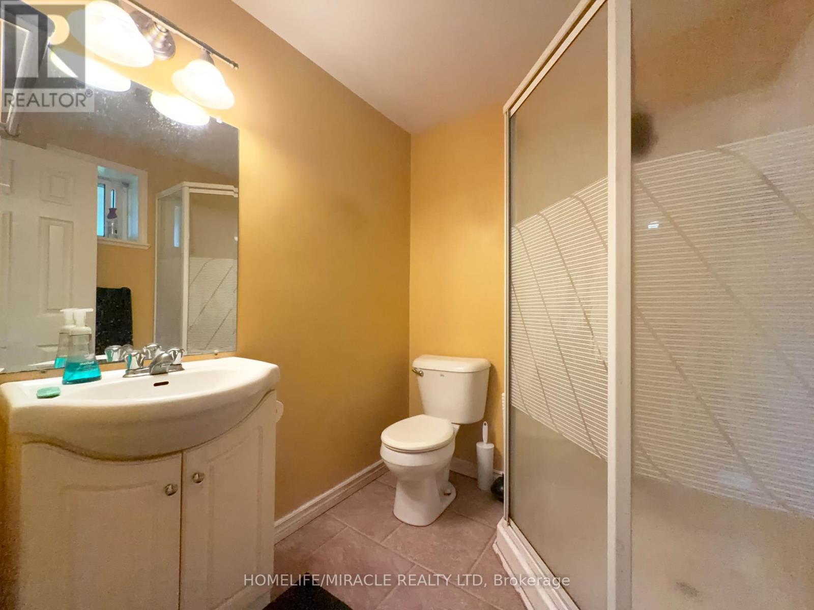 1898 Kingston Road, Pickering, ON - Indoor Photo Showing Bathroom