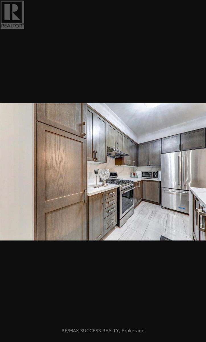 2339 Usman Road, Pickering, ON - Indoor Photo Showing Kitchen