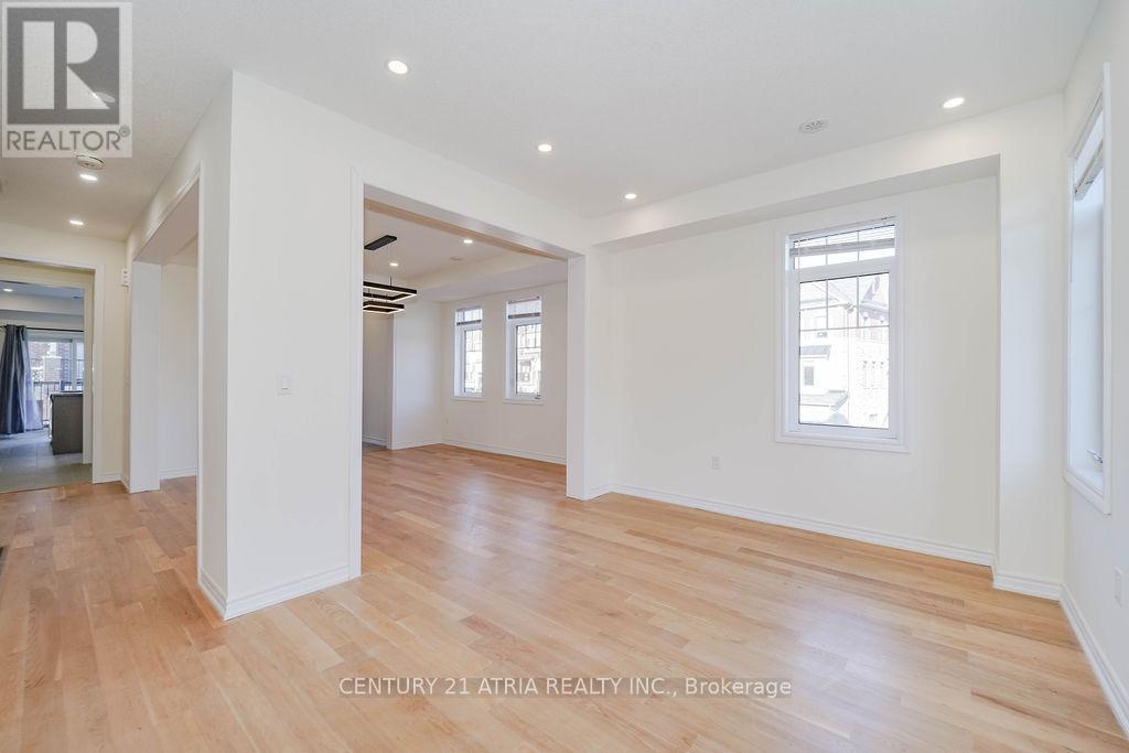 34 Isabella Peach Drive, Markham, ON - Indoor Photo Showing Other Room