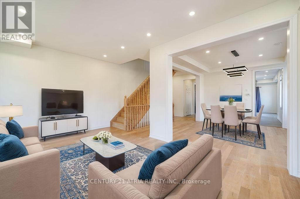 34 Isabella Peach Drive, Markham, ON - Indoor Photo Showing Living Room