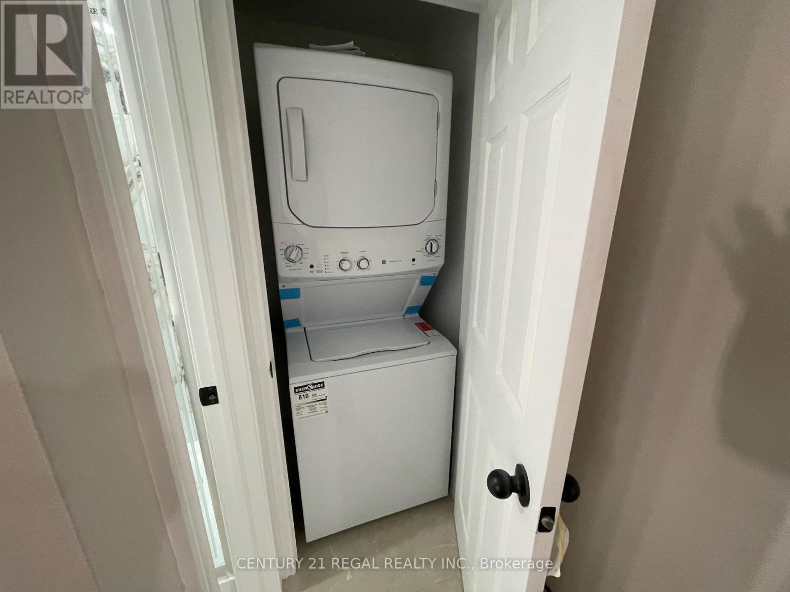 215 B Queen Street, Mississauga, ON