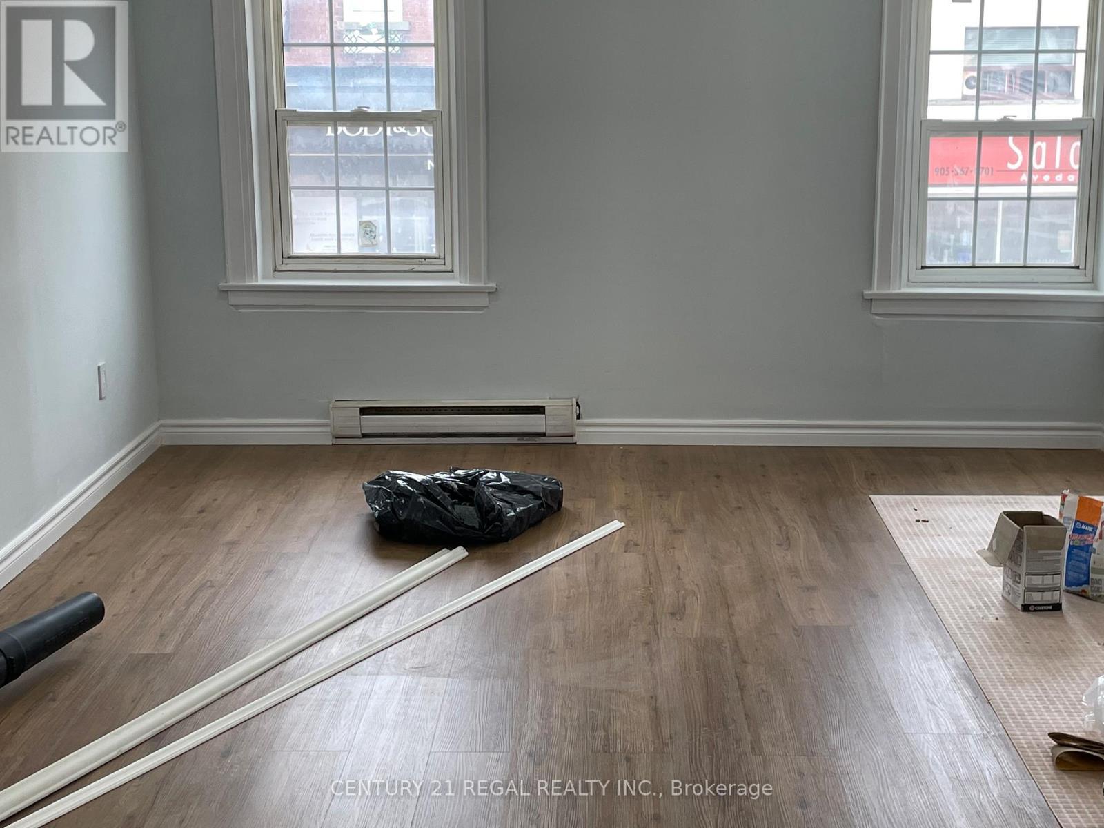 215 B Queen Street, Mississauga, ON