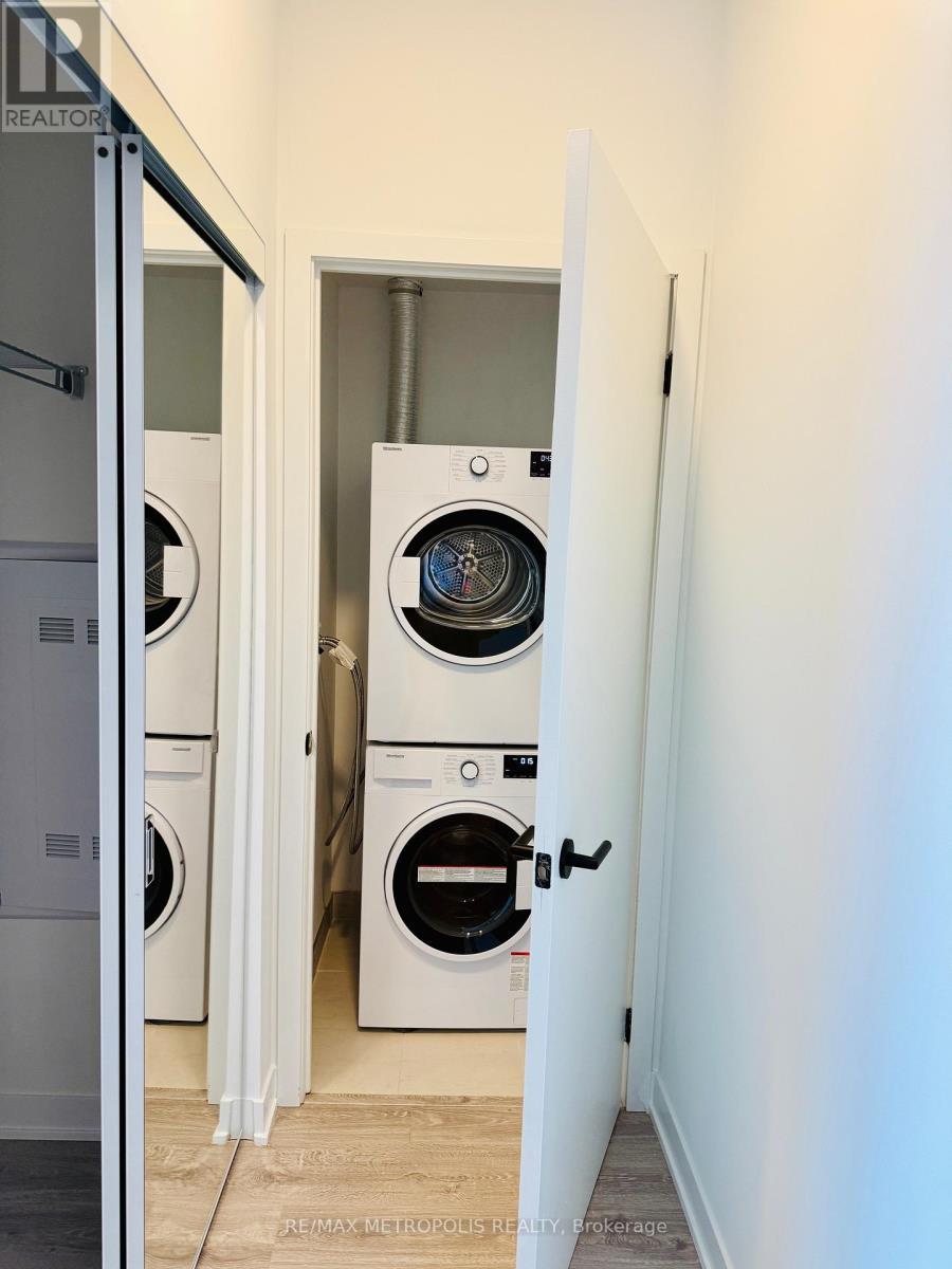 1608 - 2495 Eglinton Avenue W, Mississauga, ON - Indoor Photo Showing Laundry Room