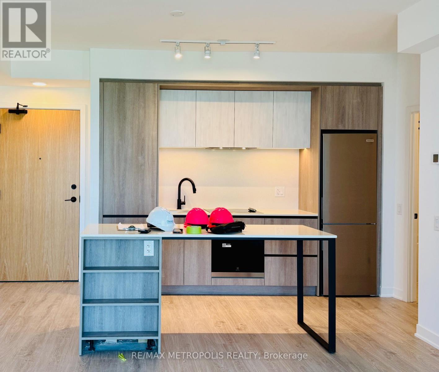 1608 - 2495 Eglinton Avenue W, Mississauga, ON - Indoor