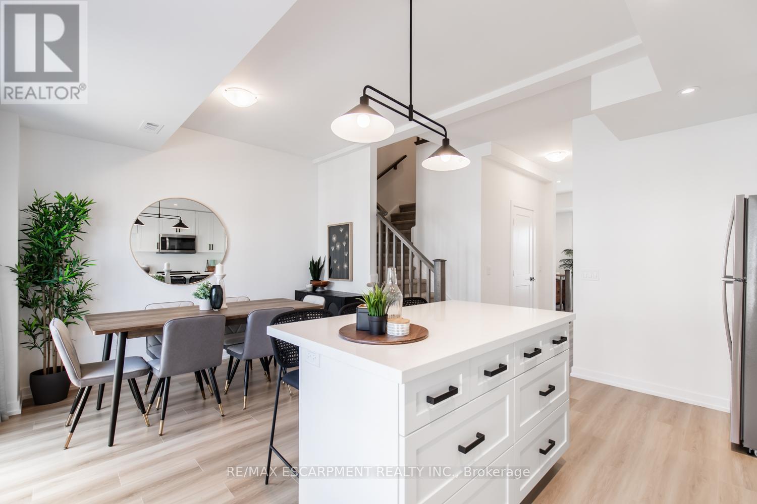 205 Burke Street, Hamilton, ON - Indoor Photo Showing Dining Room