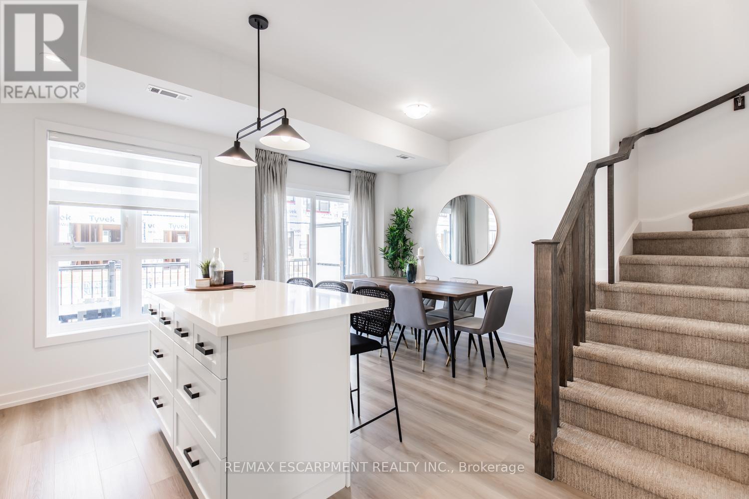205 Burke Street, Hamilton, ON - Indoor Photo Showing Dining Room