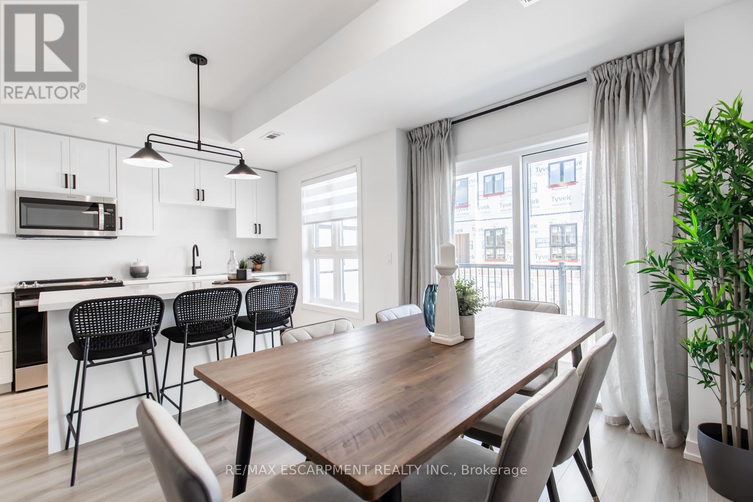 205 Burke Street, Hamilton, ON - Indoor Photo Showing Dining Room