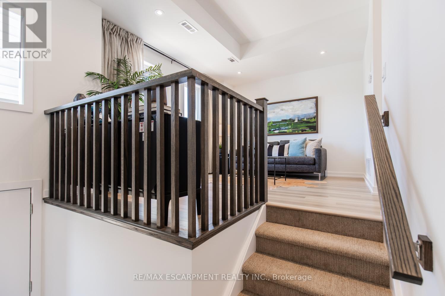 205 Burke Street, Hamilton, ON - Indoor Photo Showing Other Room