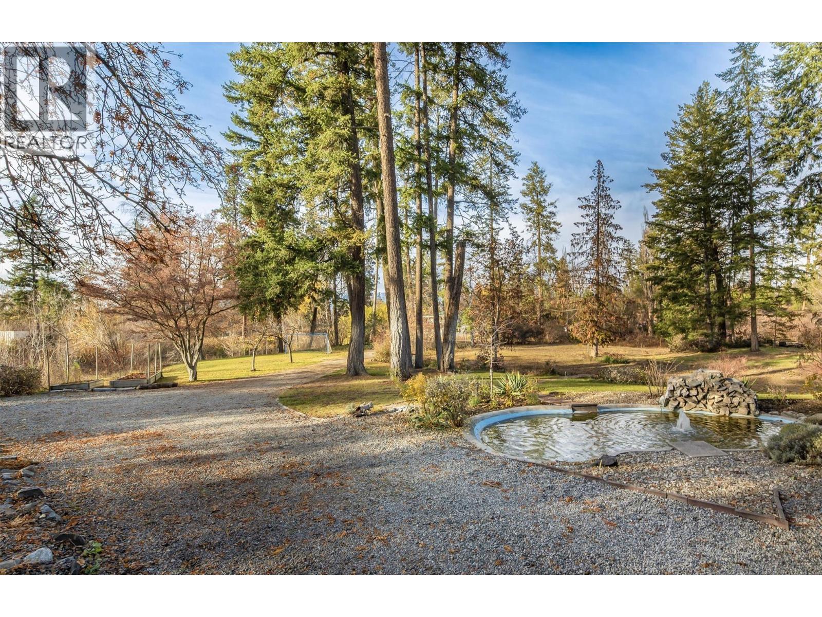 3153 Hall Road, Kelowna, BC - Outdoor