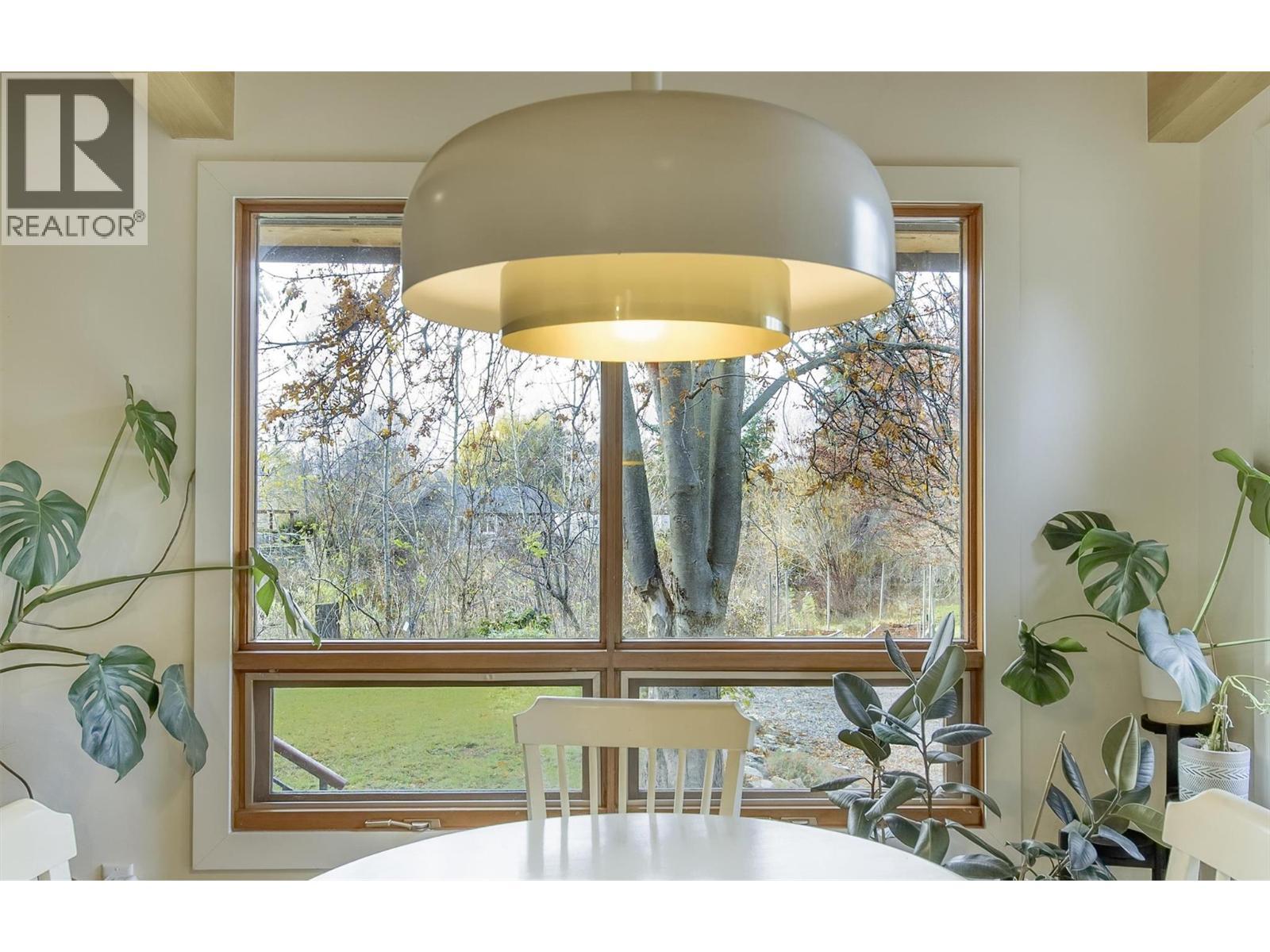 3153 Hall Road, Kelowna, BC - Indoor