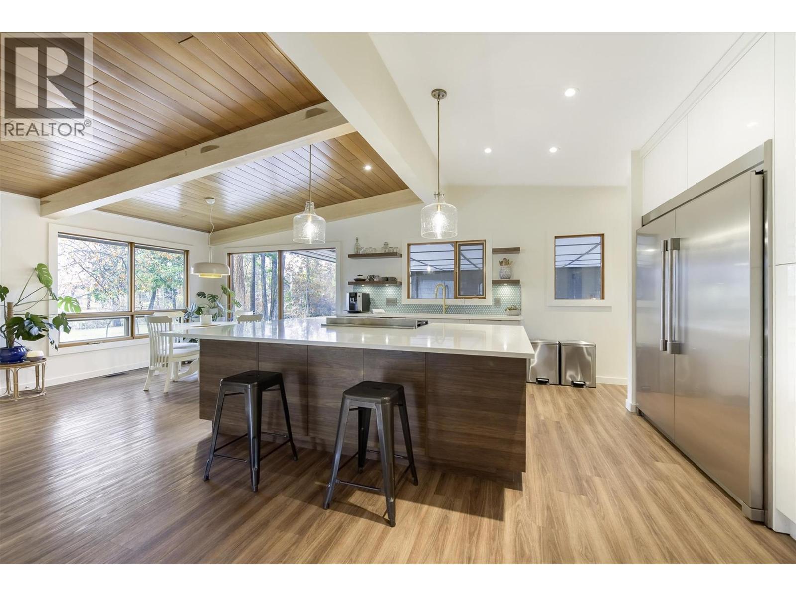 3153 Hall Road, Kelowna, BC - Indoor