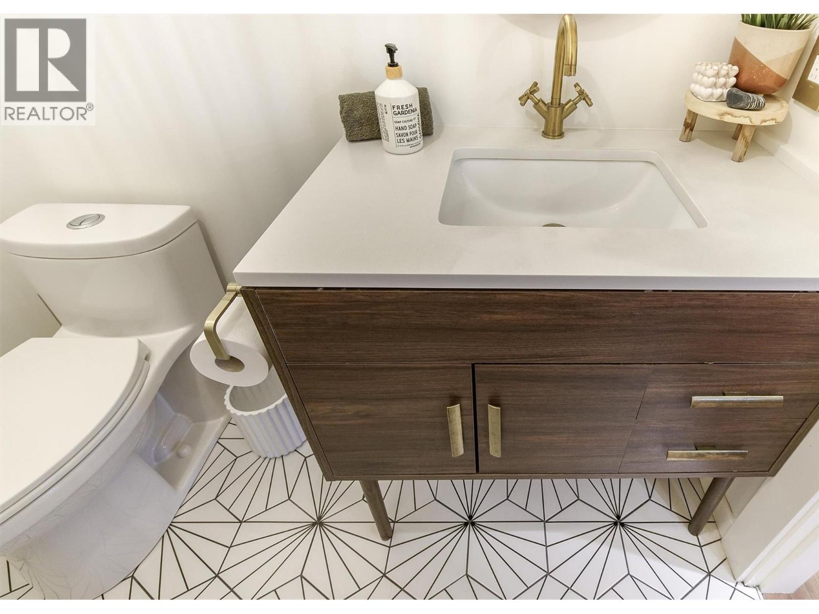 3153 Hall Road, Kelowna, BC - Indoor Photo Showing Bathroom