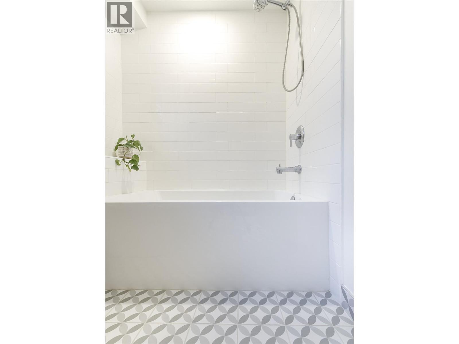 3153 Hall Road, Kelowna, BC - Indoor Photo Showing Bathroom