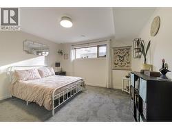 Downstairs bedroom -