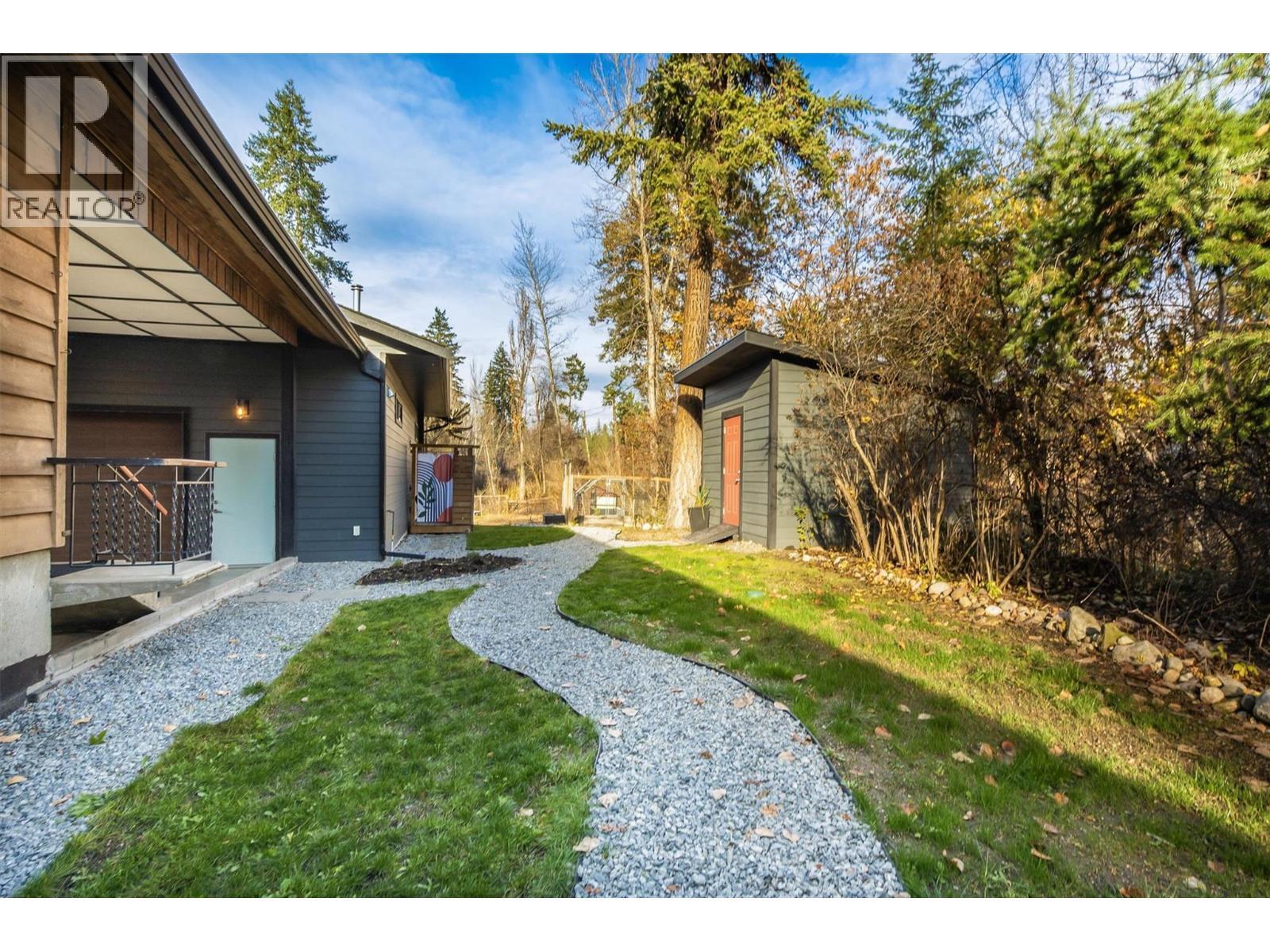 3153 Hall Road, Kelowna, BC - Outdoor