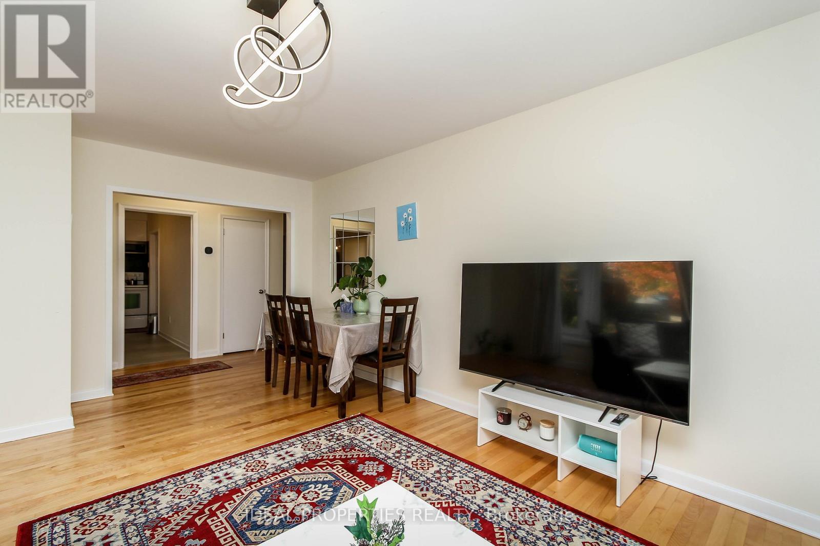 A - 2034 Saunderson Drive, Ottawa, ON - Indoor Photo Showing Living Room