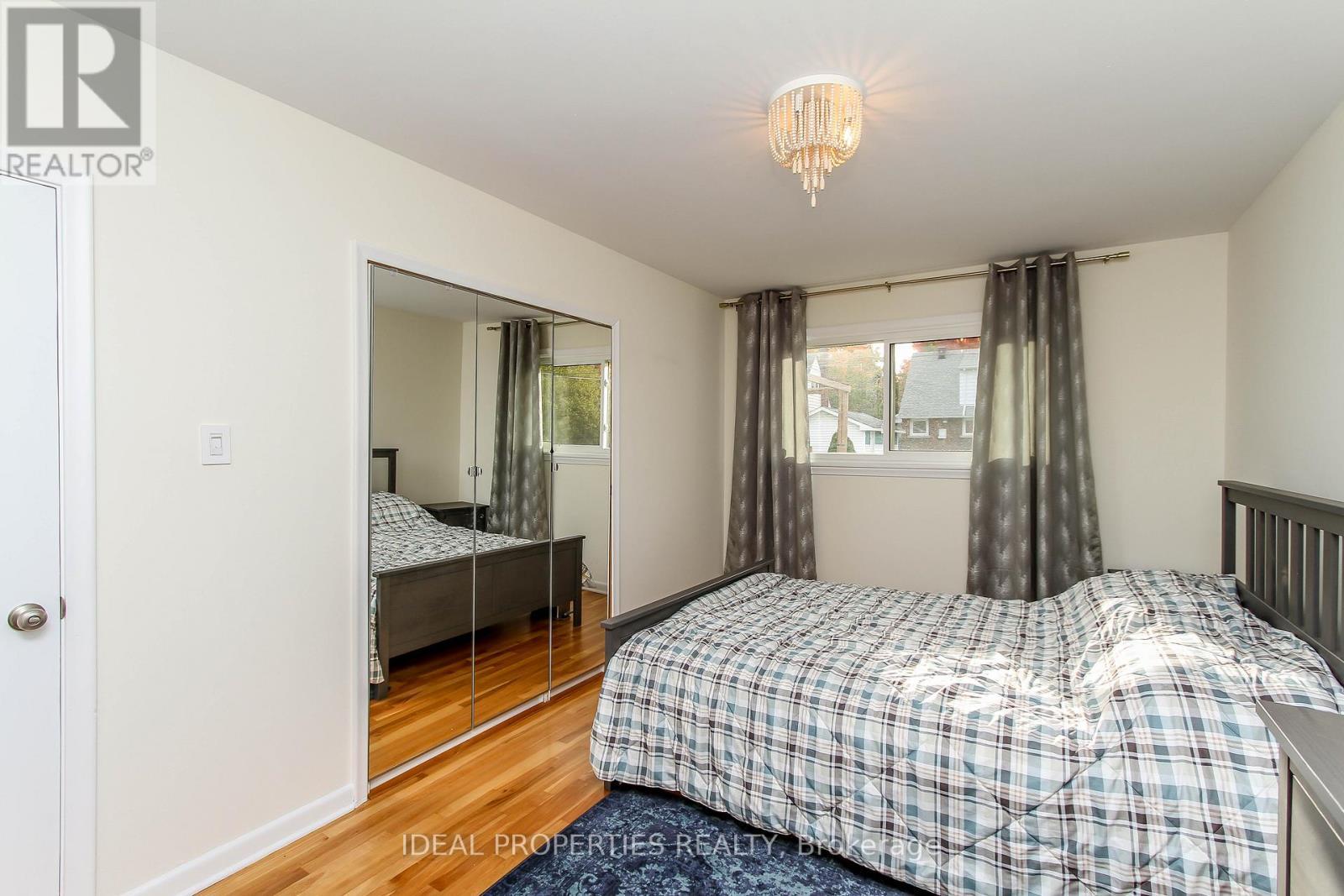 A - 2034 Saunderson Drive, Ottawa, ON - Indoor Photo Showing Bedroom