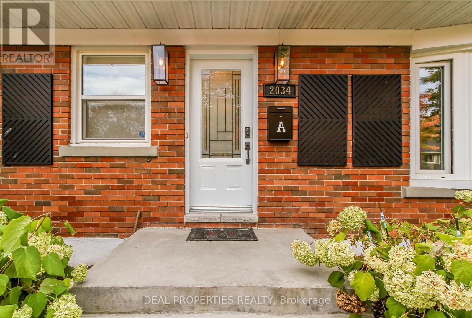 A - 2034 Saunderson Drive, Ottawa, ON - Outdoor With Exterior