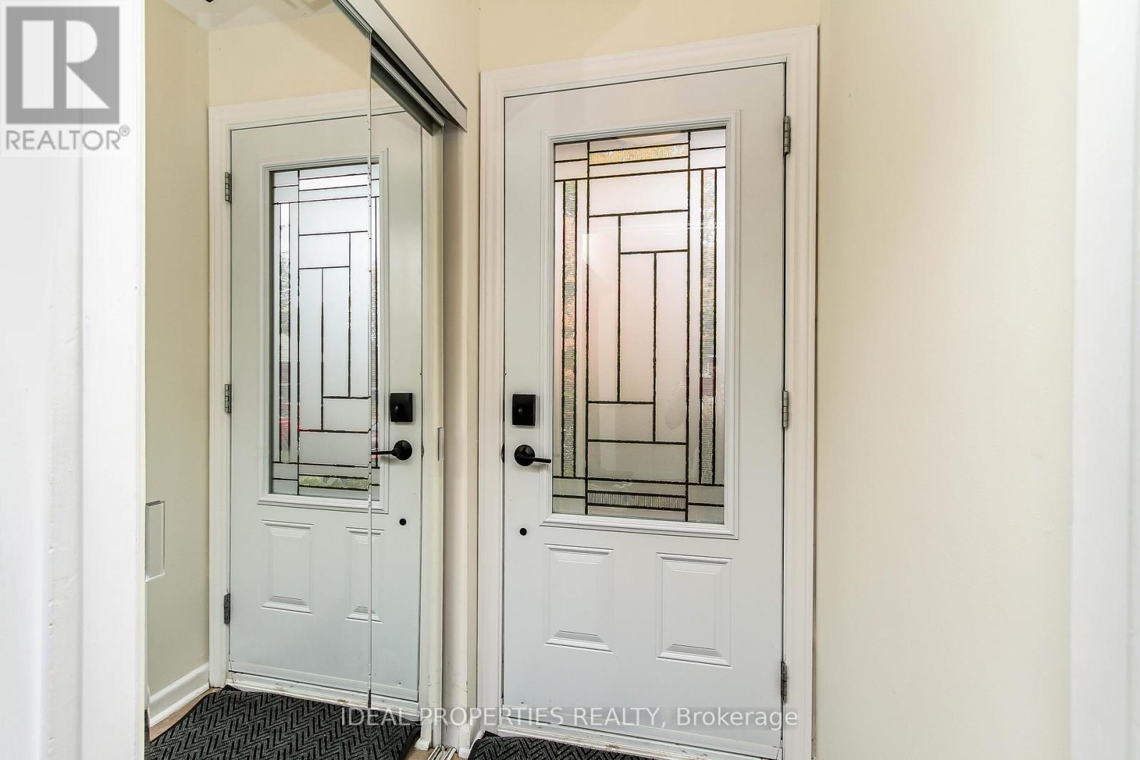 A - 2034 Saunderson Drive, Ottawa, ON - Indoor Photo Showing Other Room