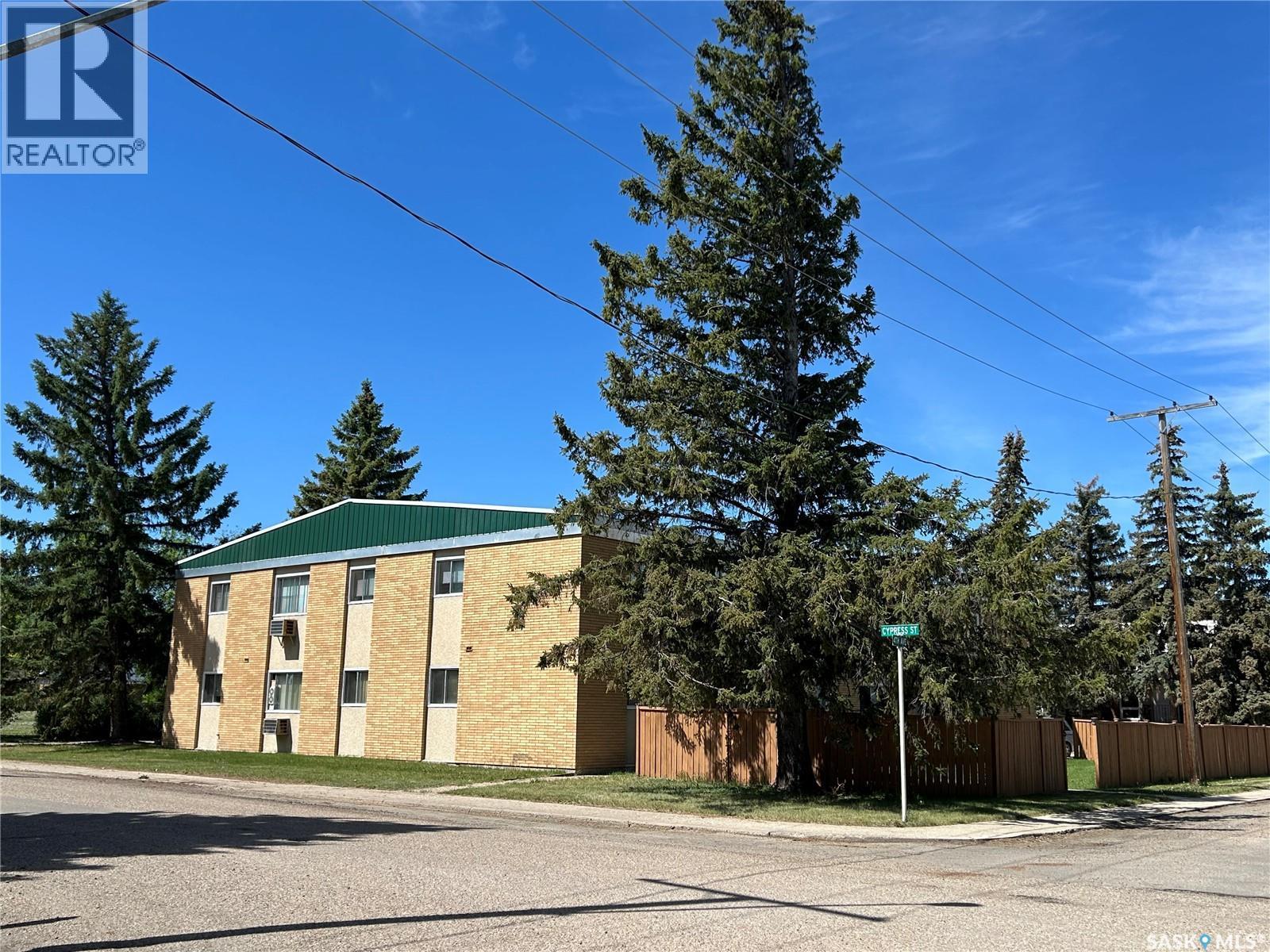 15 4Th Avenue, Maple Creek, SK - Outdoor