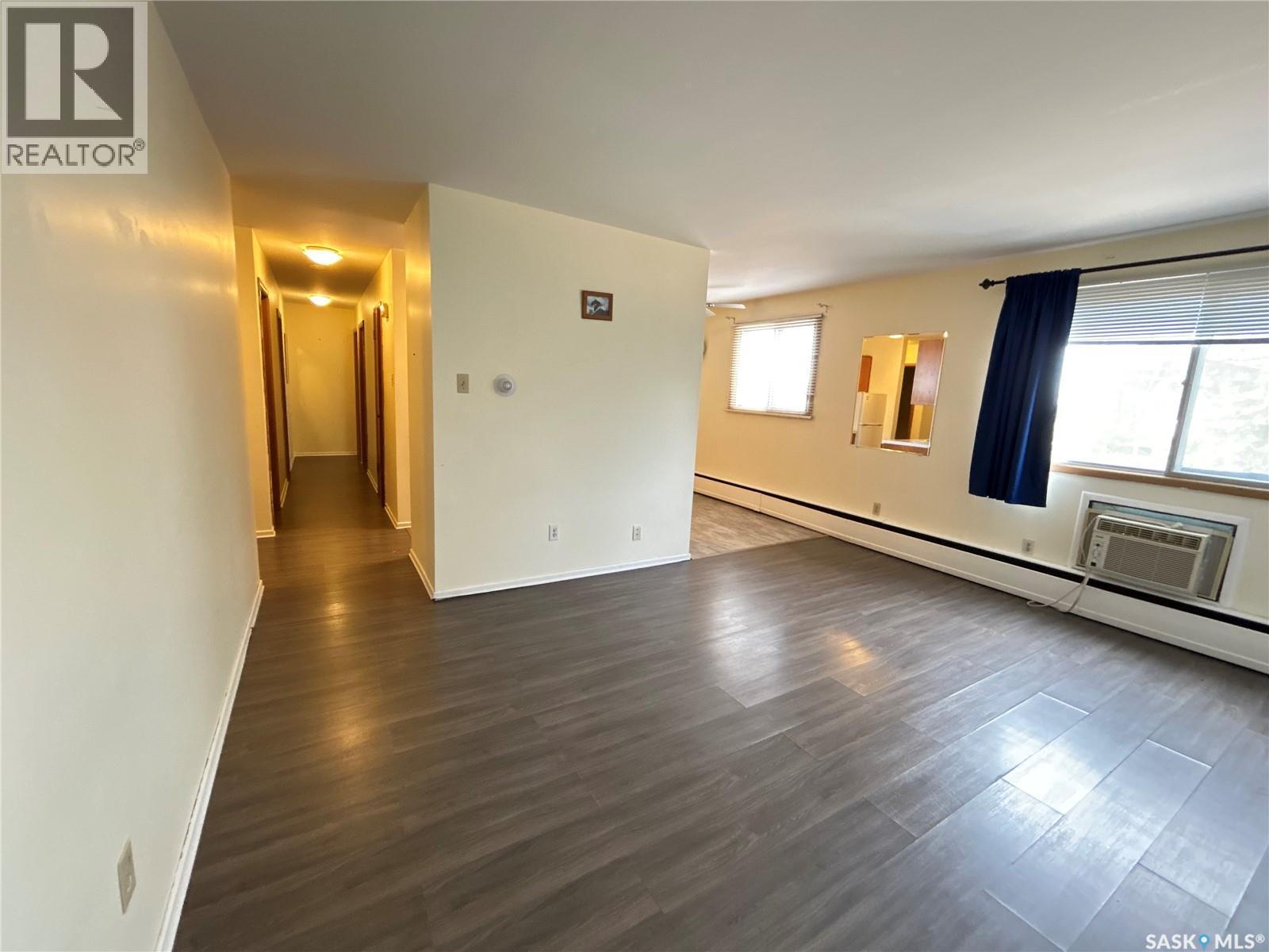 15 4Th Avenue, Maple Creek, SK - Indoor Photo Showing Other Room