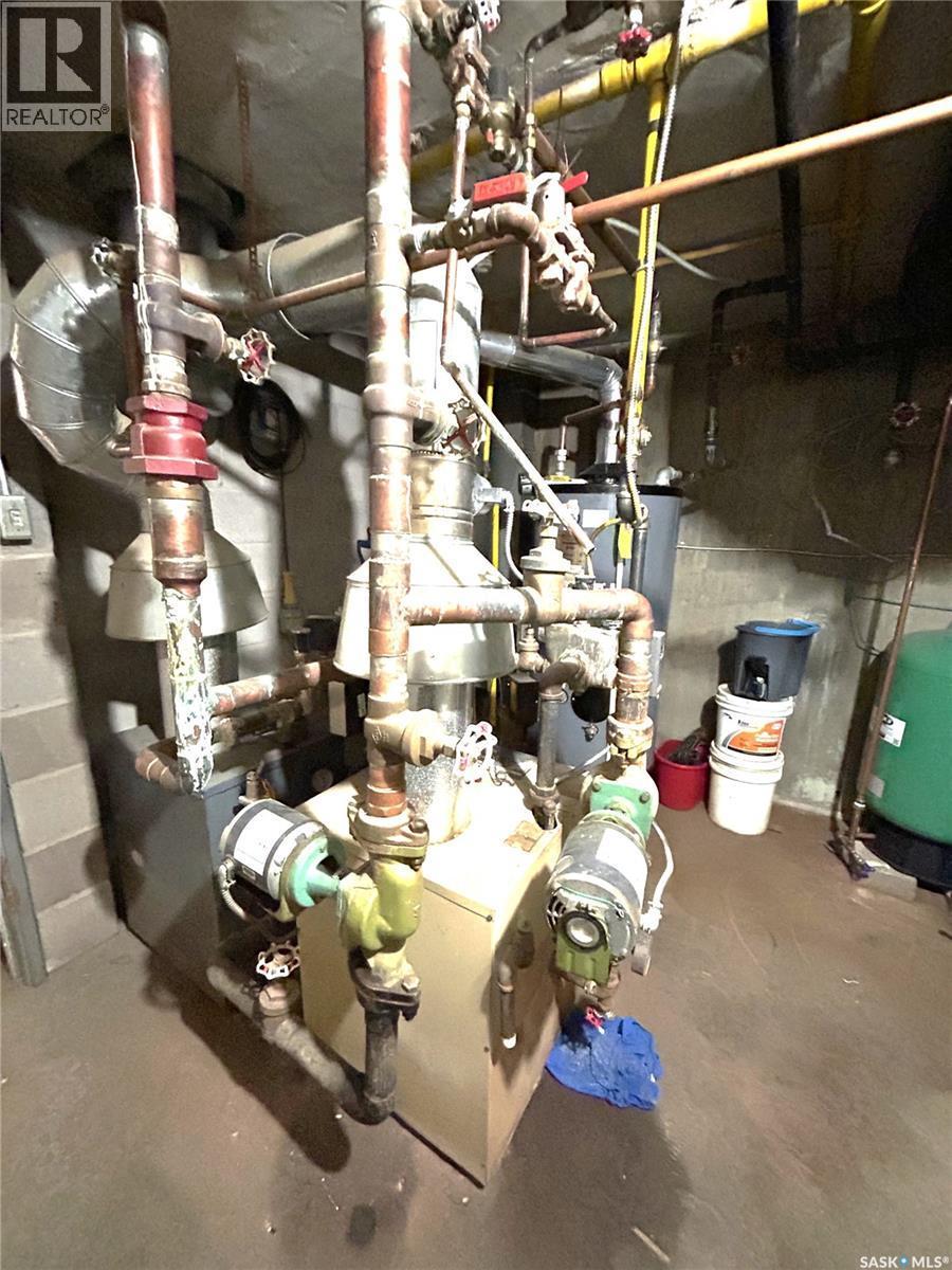 15 4Th Avenue, Maple Creek, SK - Indoor