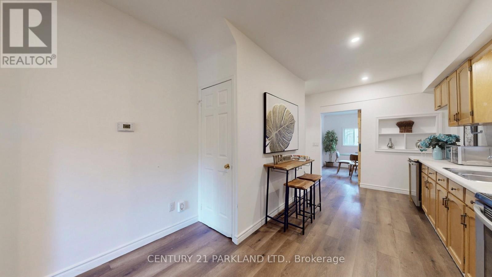 737 Manning Avenue, Toronto, ON - Indoor Photo Showing Kitchen