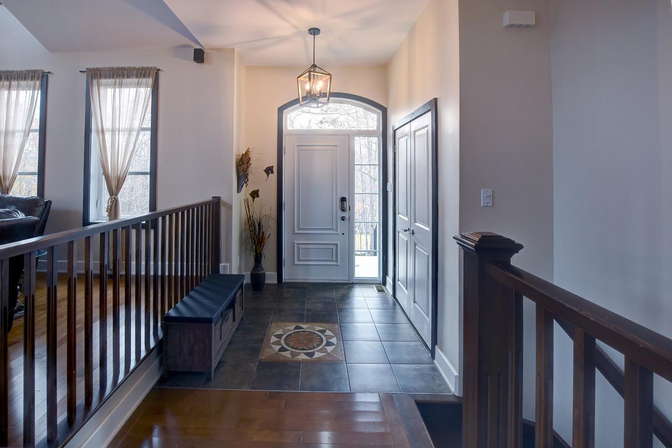 Hall - 773 Rue Jacques, Saint-Colomban, QC