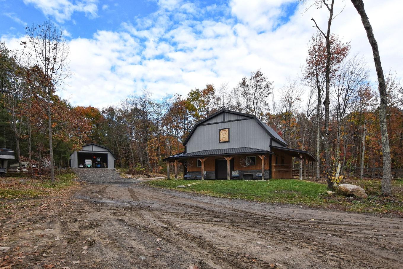 Stable - 773 Rue Jacques, Saint-Colomban, QC