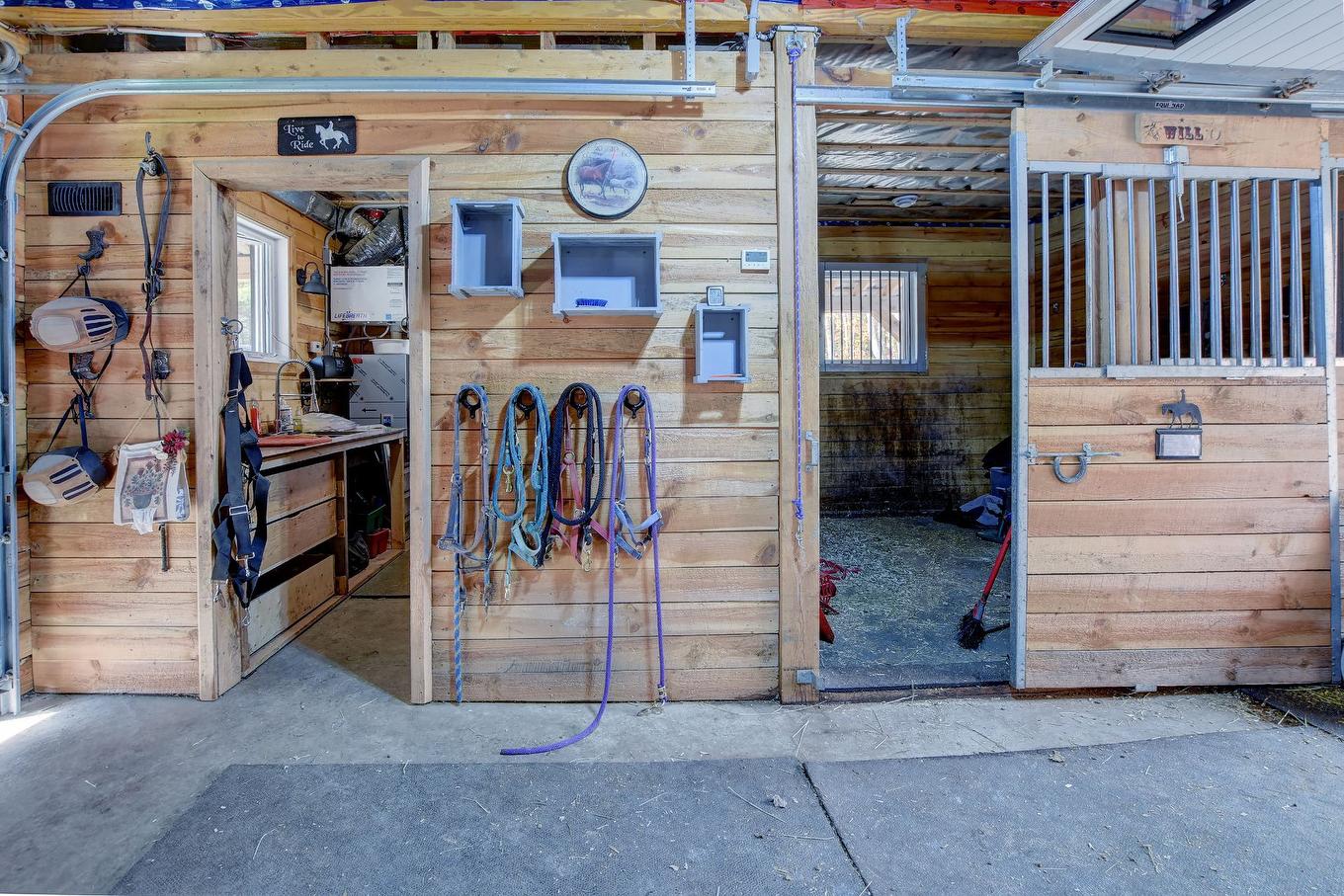 Stable - 773 Rue Jacques, Saint-Colomban, QC