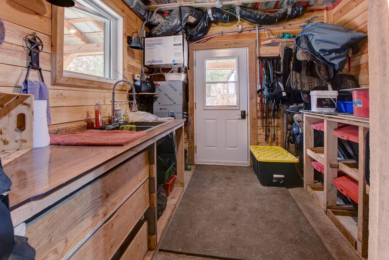 Stable - 773 Rue Jacques, Saint-Colomban, QC