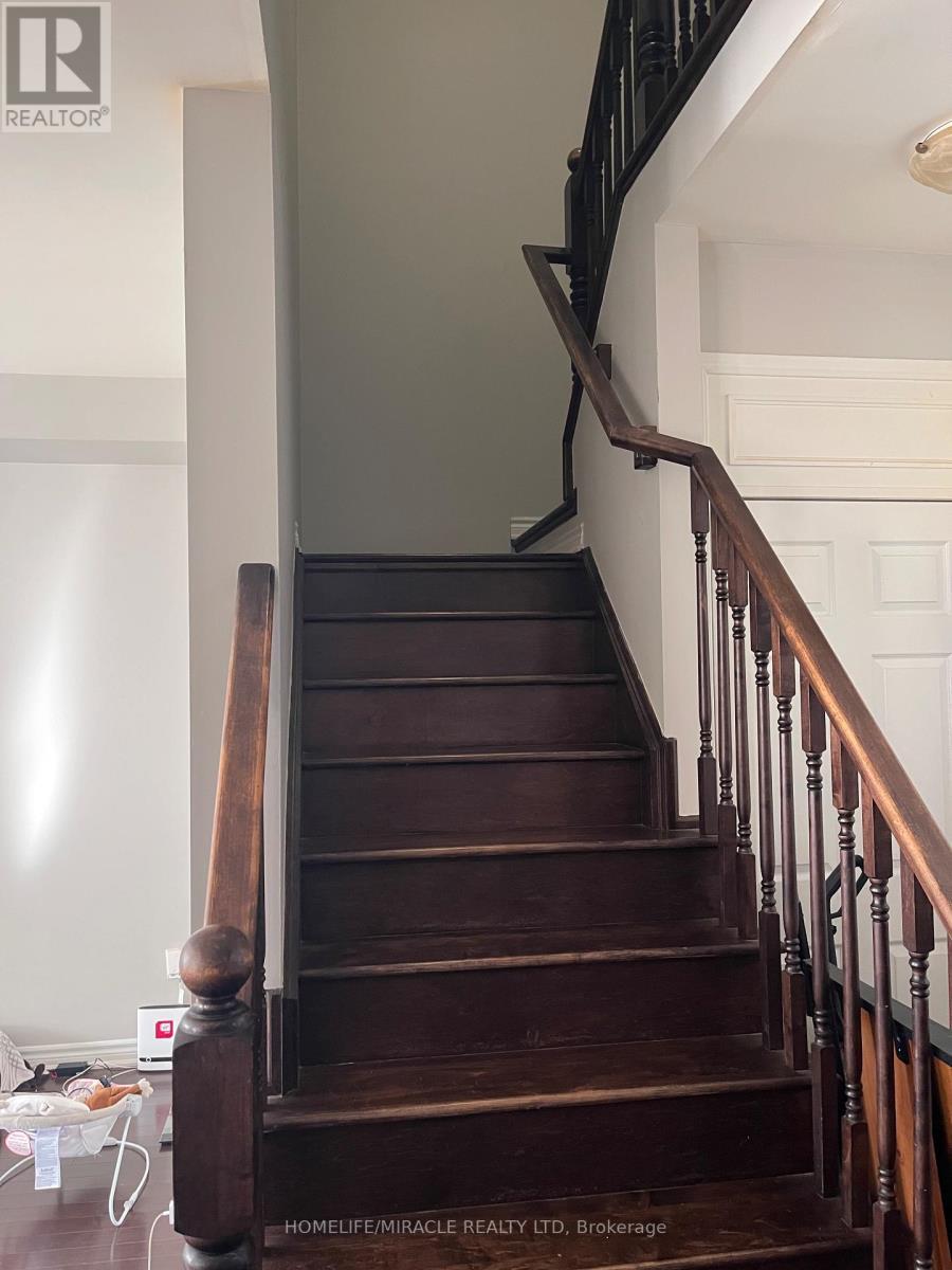 12 Meadowcrest Lane, Brampton, ON - Indoor Photo Showing Other Room