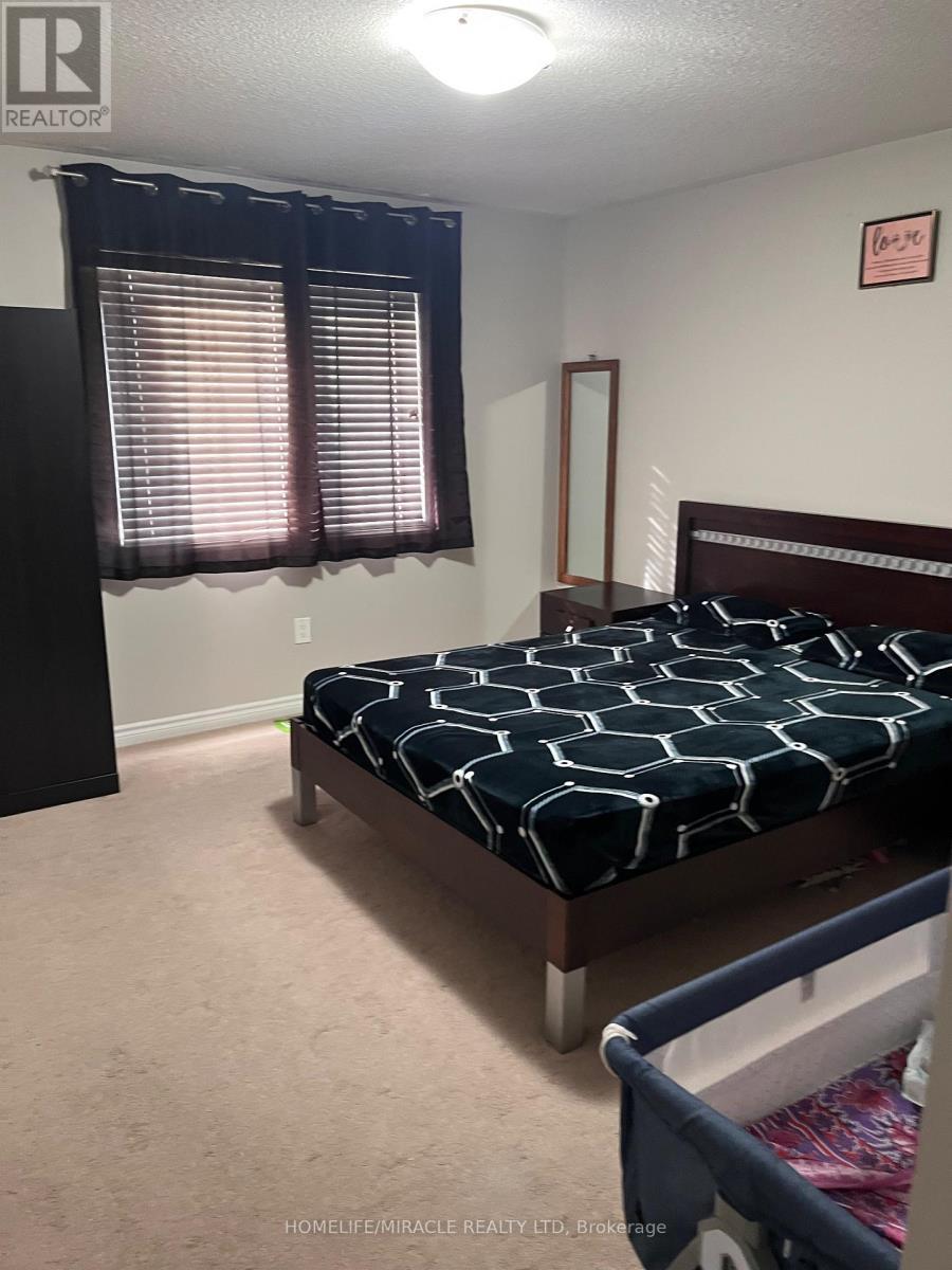 12 Meadowcrest Lane, Brampton, ON - Indoor Photo Showing Bedroom
