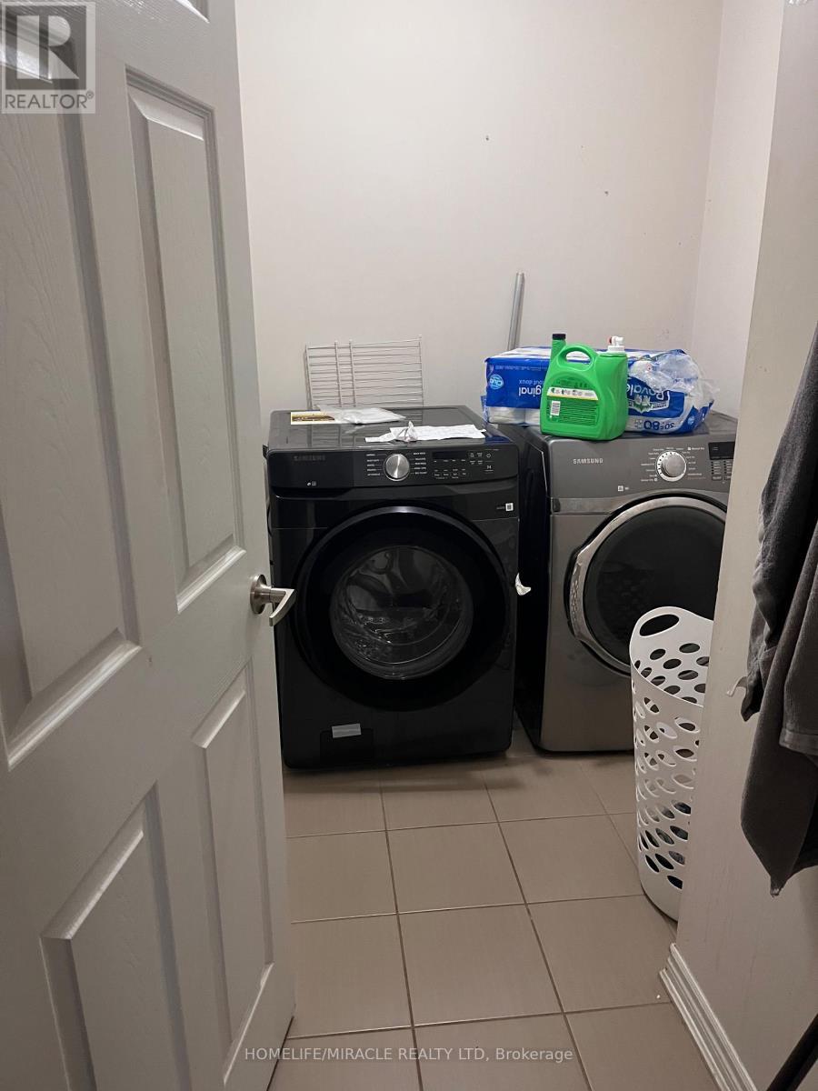 12 Meadowcrest Lane, Brampton, ON - Indoor Photo Showing Laundry Room