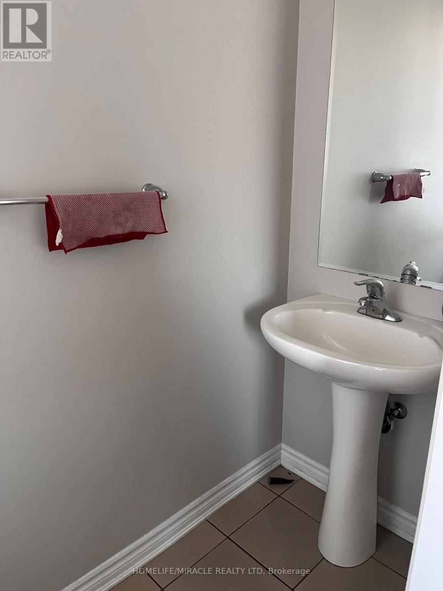 12 Meadowcrest Lane, Brampton, ON - Indoor Photo Showing Bathroom