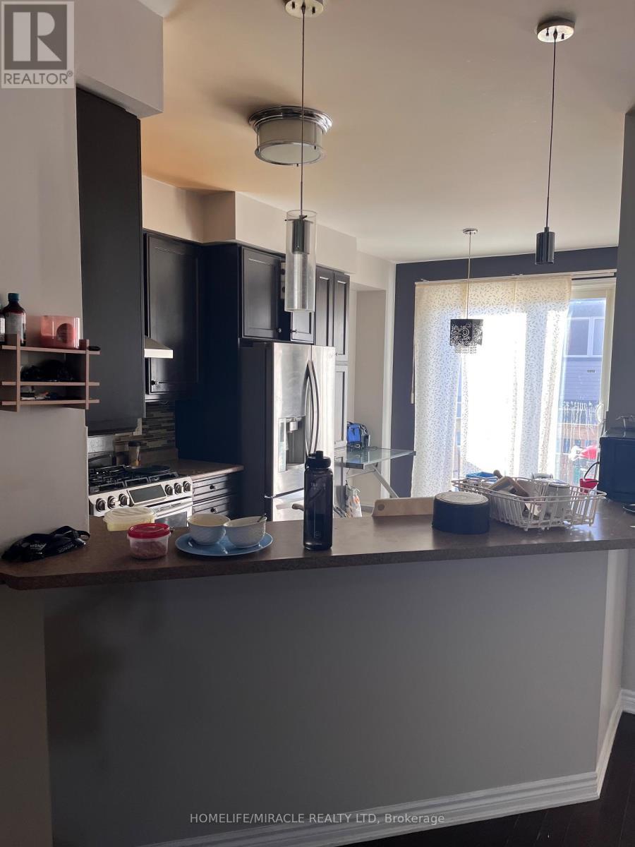 12 Meadowcrest Lane, Brampton, ON - Indoor Photo Showing Kitchen