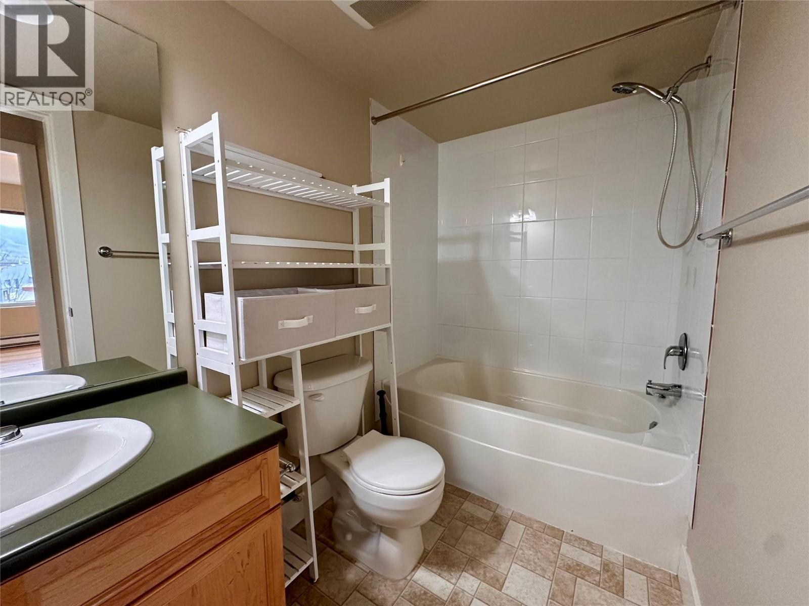 246 Hastings Avenue Unit# 317, Penticton, BC - Indoor Photo Showing Bathroom