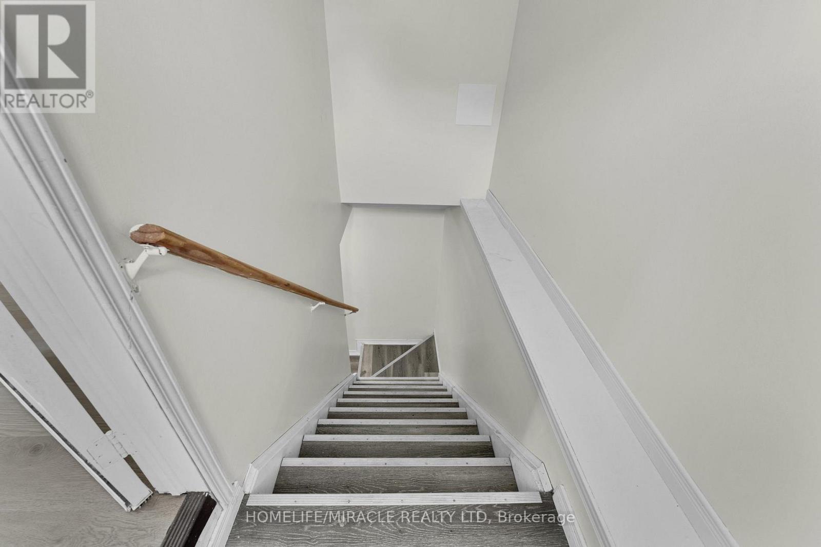 120 Jansen Avenue, Kitchener, ON - Indoor Photo Showing Other Room