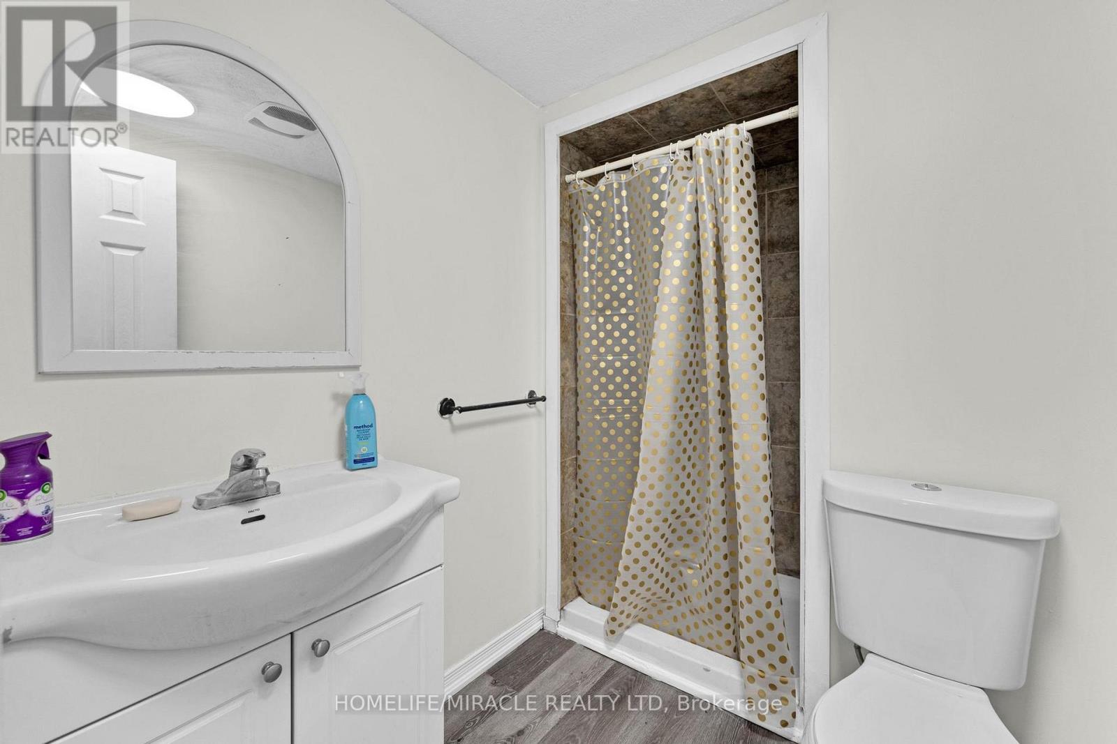 120 Jansen Avenue, Kitchener, ON - Indoor Photo Showing Bathroom
