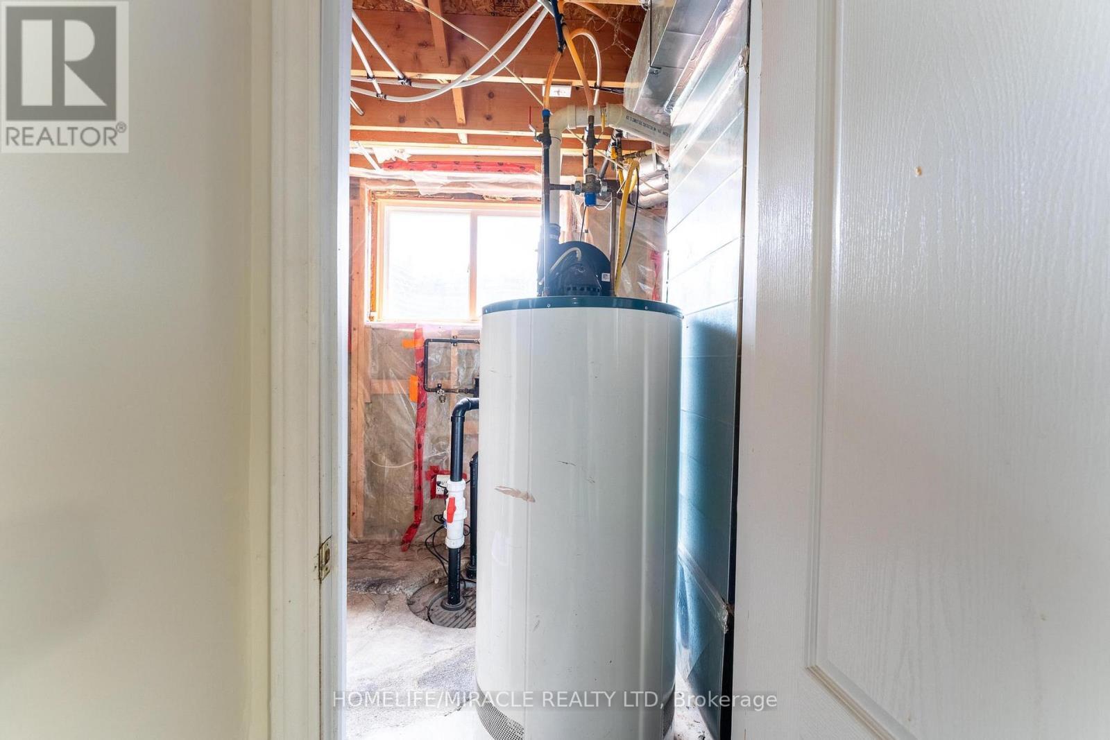 120 Jansen Avenue, Kitchener, ON - Indoor