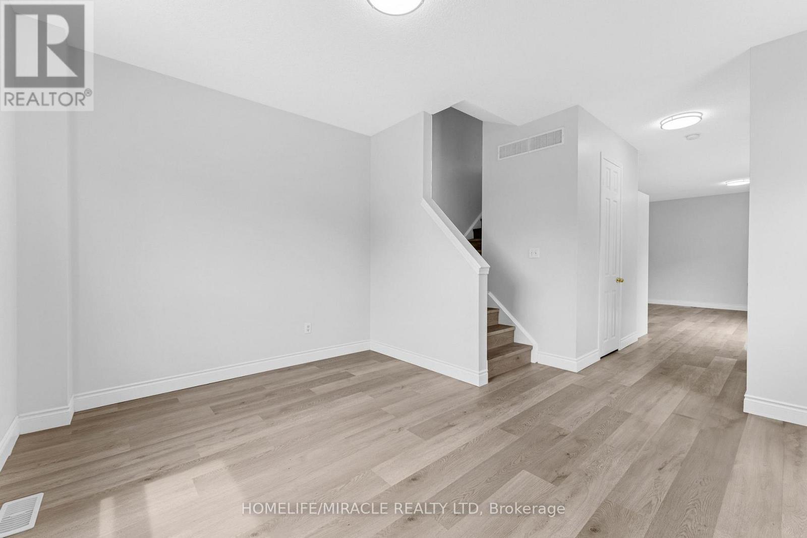 120 Jansen Avenue, Kitchener, ON - Indoor Photo Showing Other Room