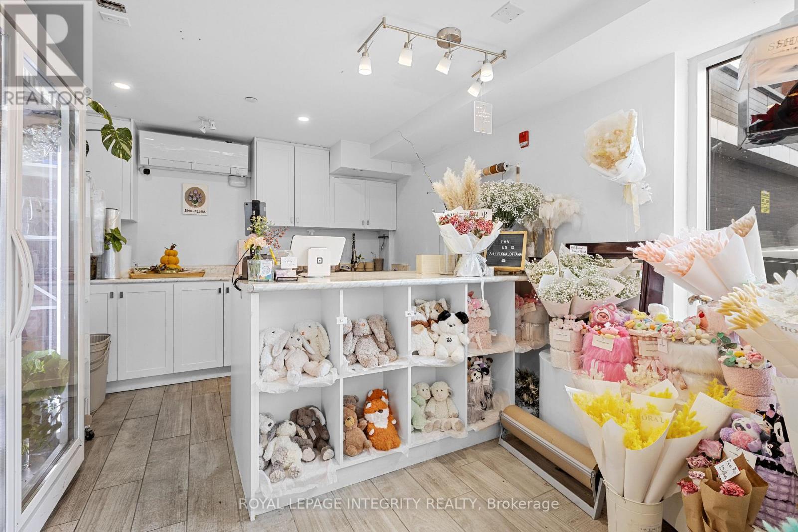 851 Bank Street, Ottawa, ON